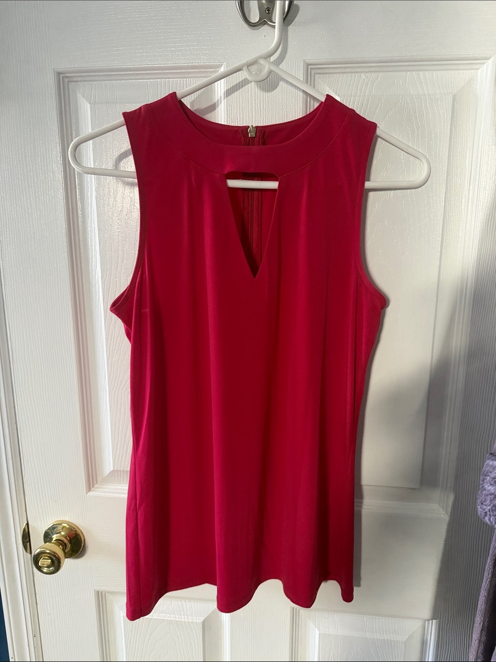 Michael Kors Sleeveless V-Keyhole Camisole in Fuchsia